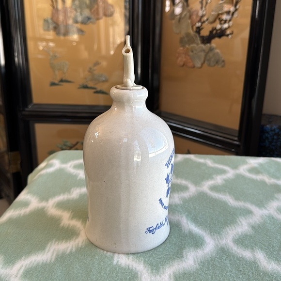 Vintage Henry McKenna stoneware 4/5 quart Decanter - Picture 5 of 9